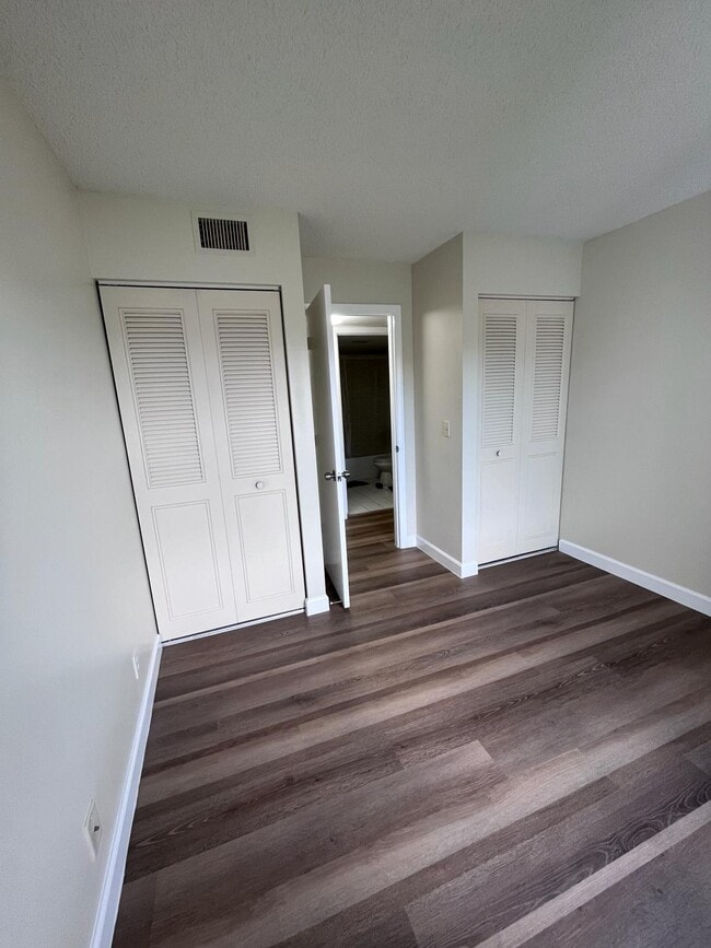 Guest Room - 1002 Green Pine Blvd