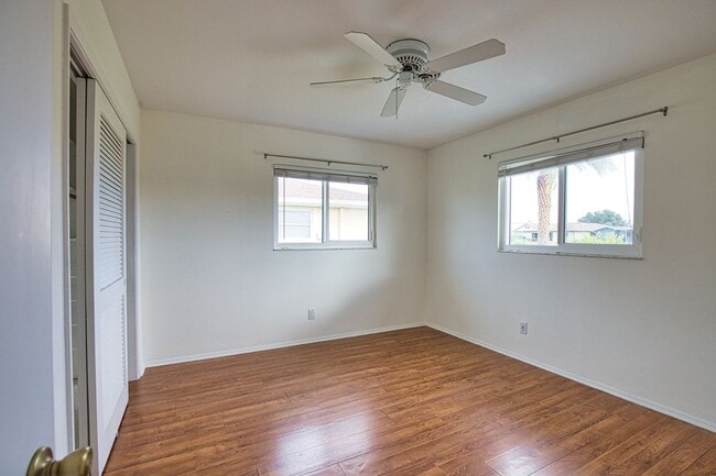 Building Photo - Annual Unfurnished 2 Bedroom 2 Bathroom Single Family Home in Venice Gardens with Water View!