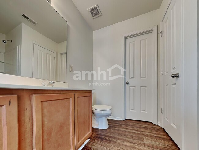 Building Photo - 3112 Varcroft Rd