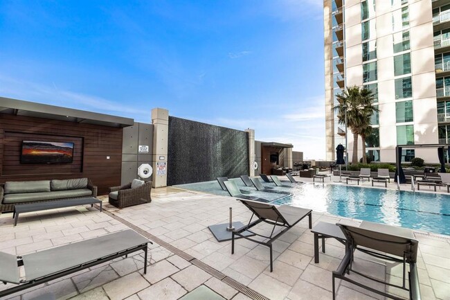 Building Photo - 5925 Almeda Rd