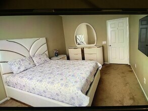 Building Photo - 53193 Trailing Rose Dr