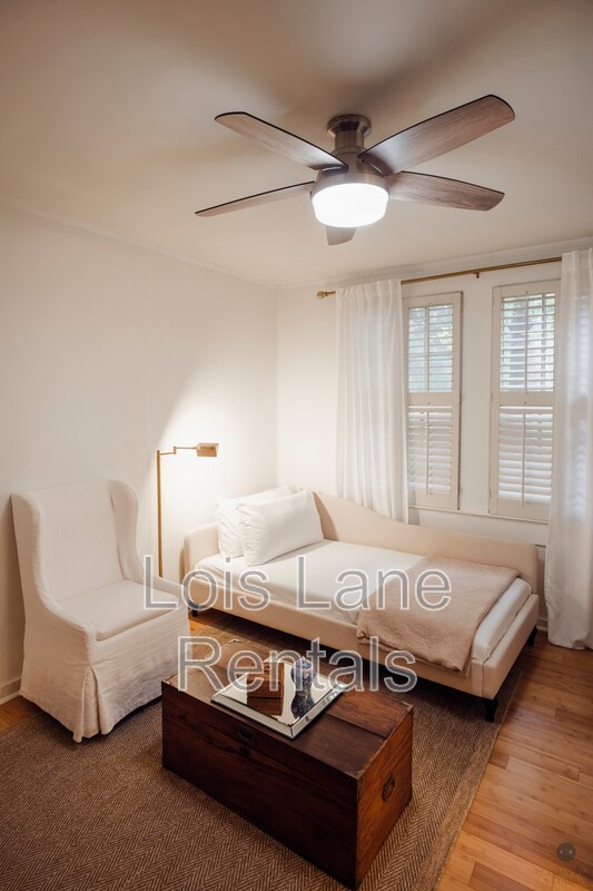 Building Photo - 117 Church St