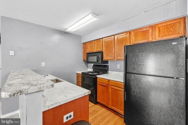 Building Photo - 8630 Beekman Pl