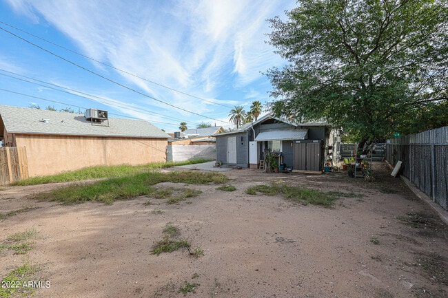 Building Photo - 126 S 10th Ave