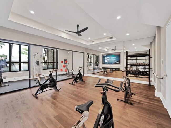 Building Photo - 8450 NW 102nd Ave