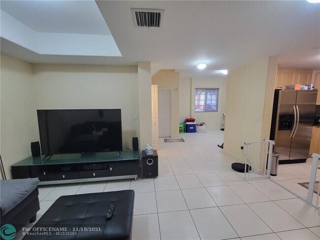 Building Photo - 7260 NW 174th Terrace