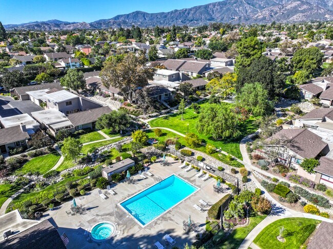 Building Photo - 1619 Carmel Cir W