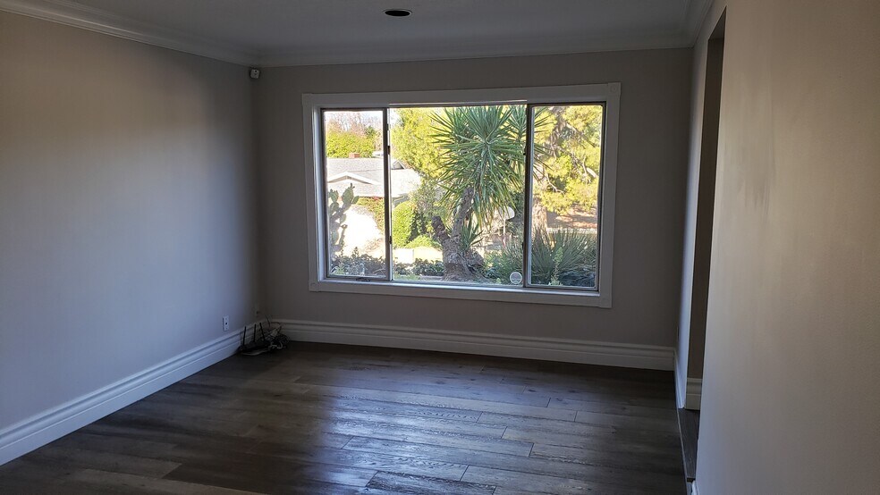 Building Photo - 18610 Paseo Nuevo Dr
