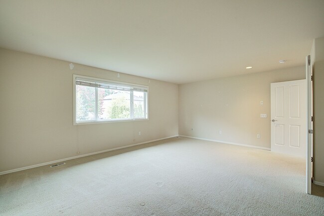 Building Photo - 4bd/2.5ba Lynnwood House
