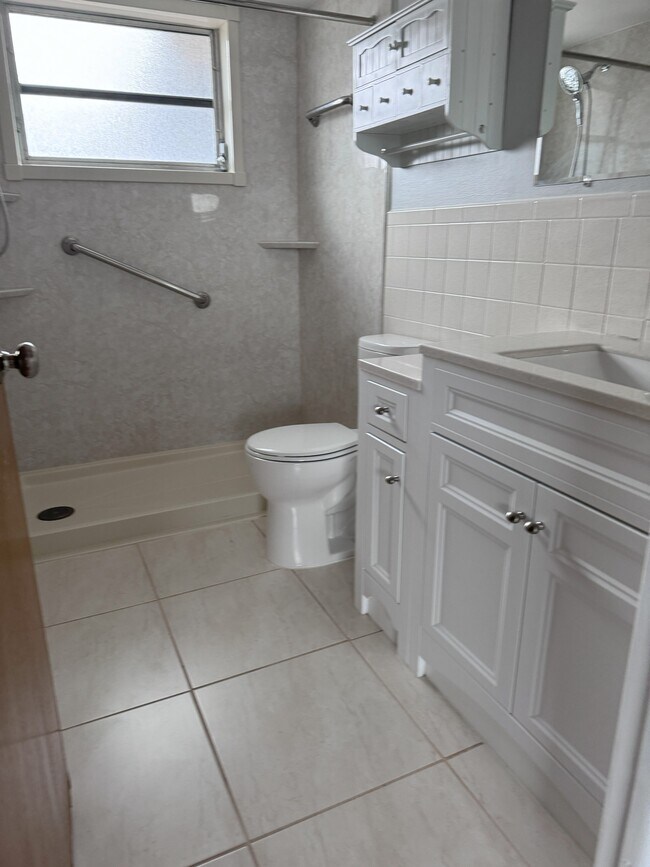 Building Photo - 5714 Chipper Dr