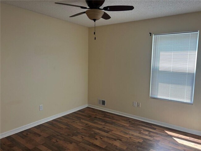 Building Photo - 9775 Loblolly Ln