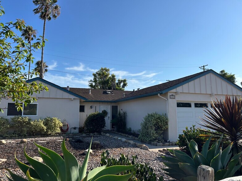 Building Photo - 2423 Borton Dr