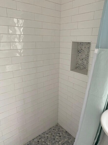 Building Photo - 737 N Alfred St