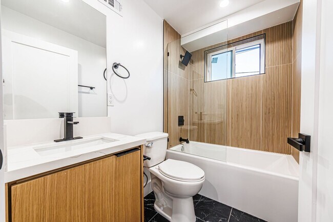 Building Photo - 1658 S. Hayworth Ave