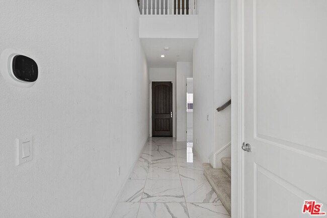 Building Photo - 20810 Spruce Cir