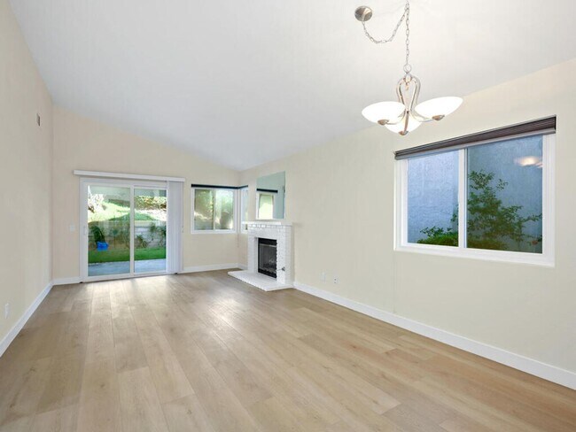 Building Photo - Harbor Pointe - Carlsbad gated community less than one mile to the beach