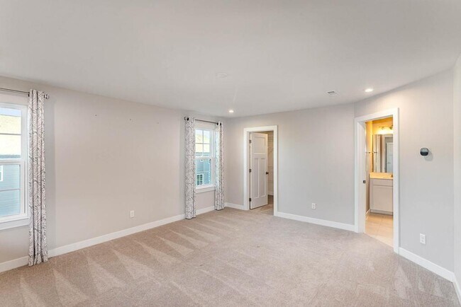 Building Photo - 4003 Bluebell Ln