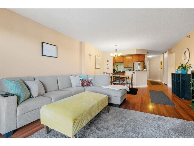 Building Photo - 401 S 1st St