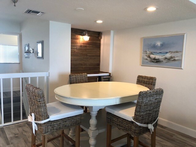 Building Photo - 355 S Ocean Dr