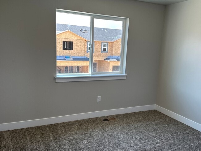 Building Photo - Cedar City 3 Bed | 2 Bath | 2 Car Townhome