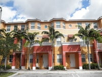 Building Photo - SHOMA TOWNHOUSES AT ROYAL PALM