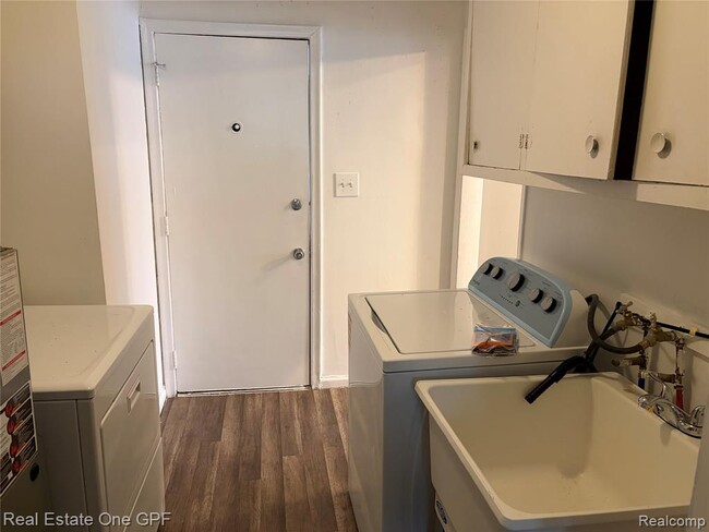 Building Photo - 11304 Jackson Ave