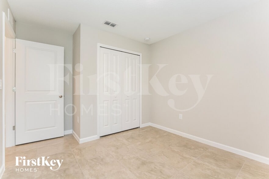 Building Photo - 610 Lindbergh Wy