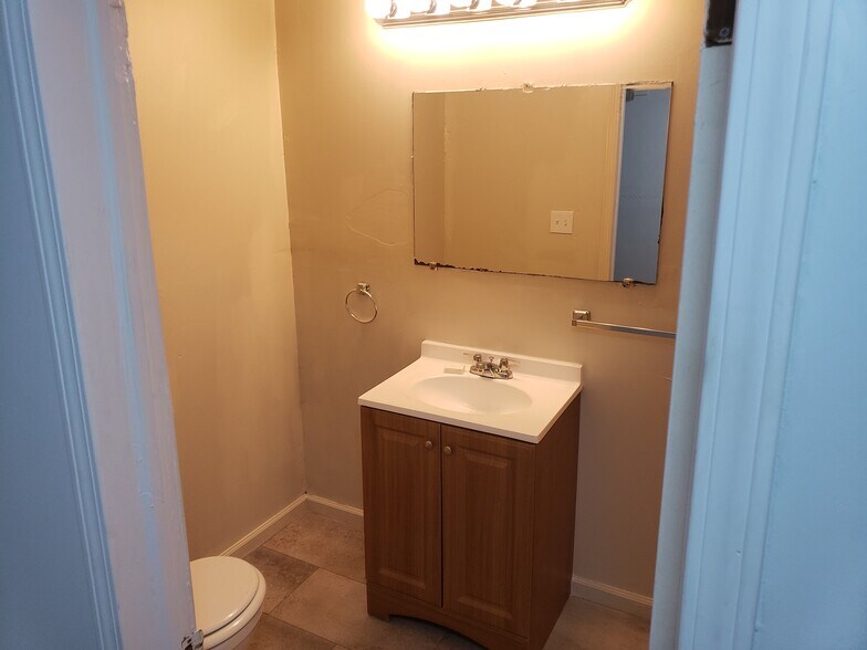Bathroom #2 - 43 Lissner Ave