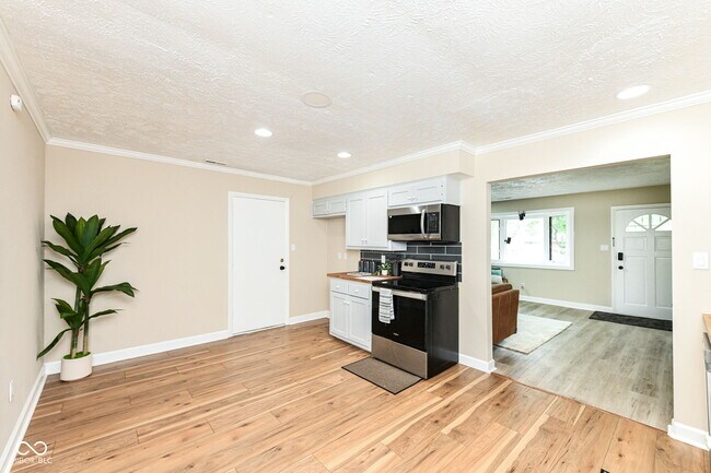 Building Photo - 651 Fabyan Rd