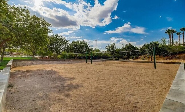Building Photo - 3055 Sunrise Heights Dr