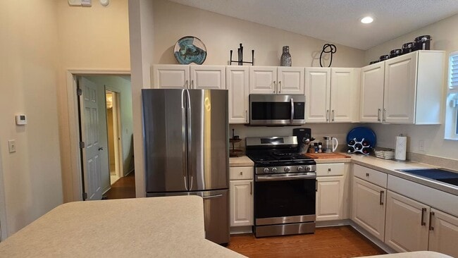 Building Photo - M971 Kingmont (VNSW-18/10)