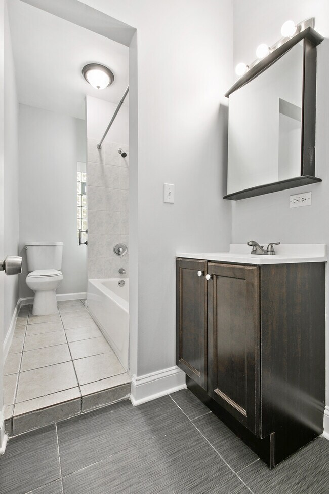 Building Photo - 4555 Malden St