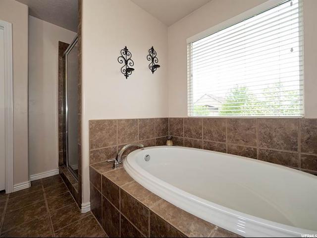 Building Photo - Beautiful 6-Bedroom Riverton House