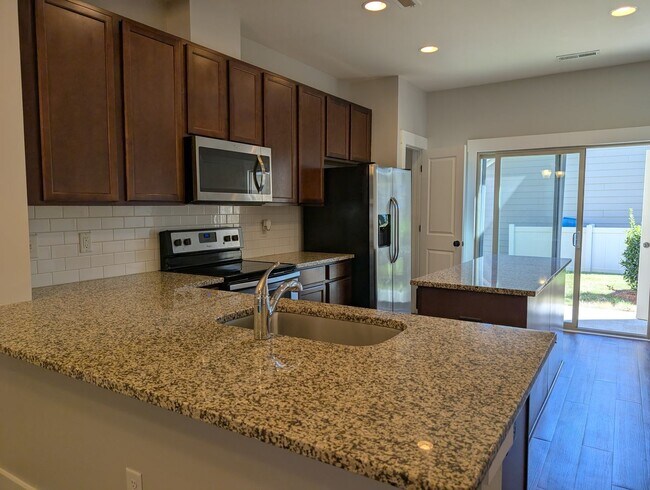 Building Photo - Beautiful Townhome located in Brightwalk!