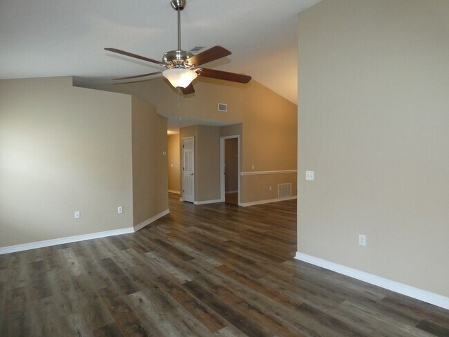 Building Photo - Charming Brick Home - Jaimee's Ridge