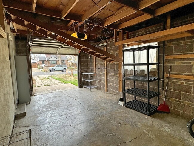 Building Photo - 646 S Canosa Ct
