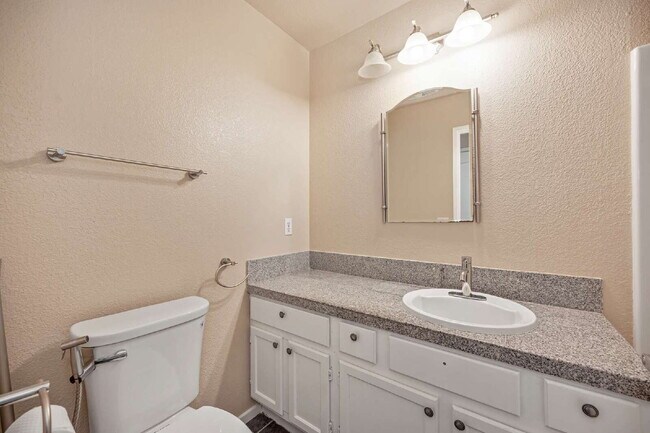Building Photo - Unique Opportunity!