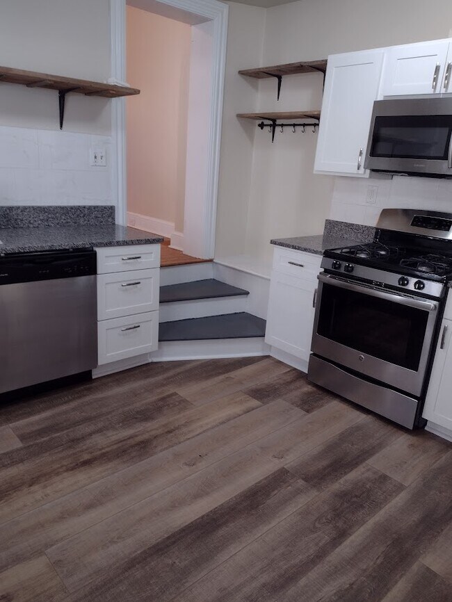 Building Photo - 441 W Lemon St