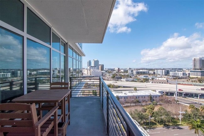 Building Photo - 1120 E Kennedy Blvd