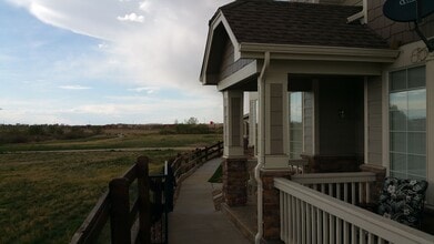 Building Photo - 2 Bedroom 2 1/2 Bath with Gorgeous Views