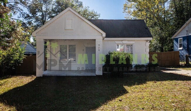Building Photo - 928 Columbia College Dr