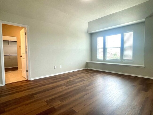 Building Photo - 6701 Wolf Pack Dr