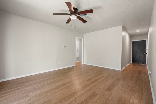 Building Photo - 13335 Ambrose St