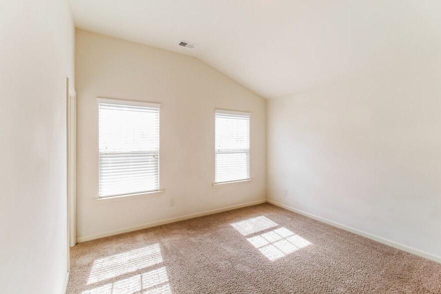 Building Photo - 4322 Mill Farm Ln NE