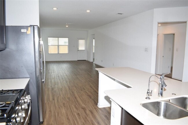 Building Photo - 5808 Bianca Dr