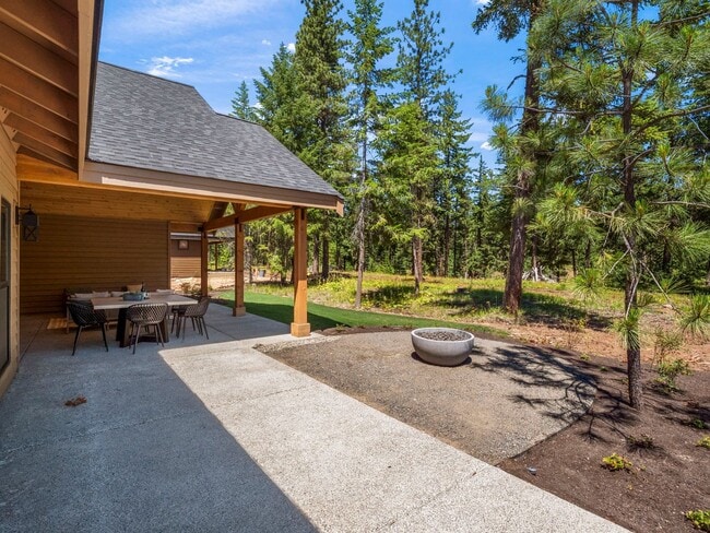 Building Photo - Exclusive Tumble Creek!  Try before you bu...
