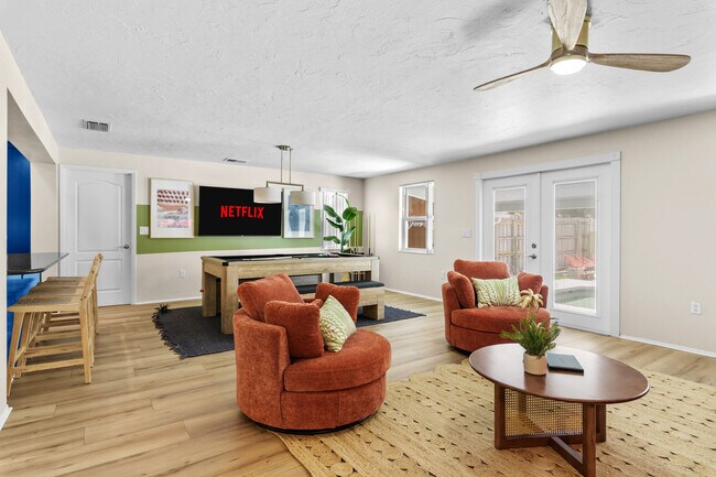 Building Photo - 210 42nd St W