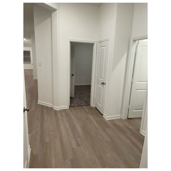 Building Photo - 5519 Whisperwind Ranch Trl