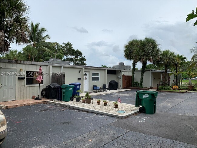 Building Photo - 6626 Miami Lakes Dr