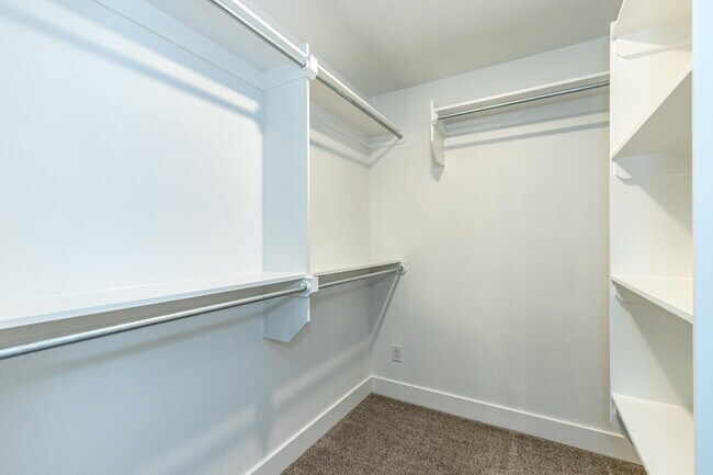 Building Photo - 13605 Avenue R